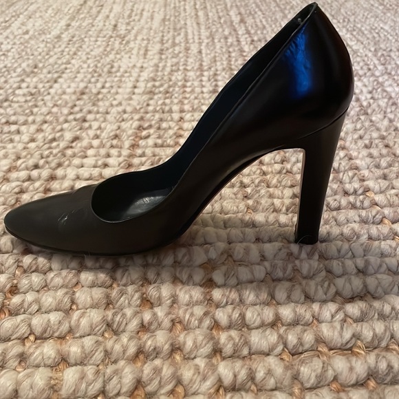 Manolo Blahnik black leather pumps- very good condition - size 38 - Picture 2 of 7